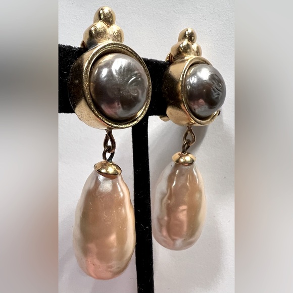 Karl Lagerfeld Baroque Pearl Teardrop earrings
